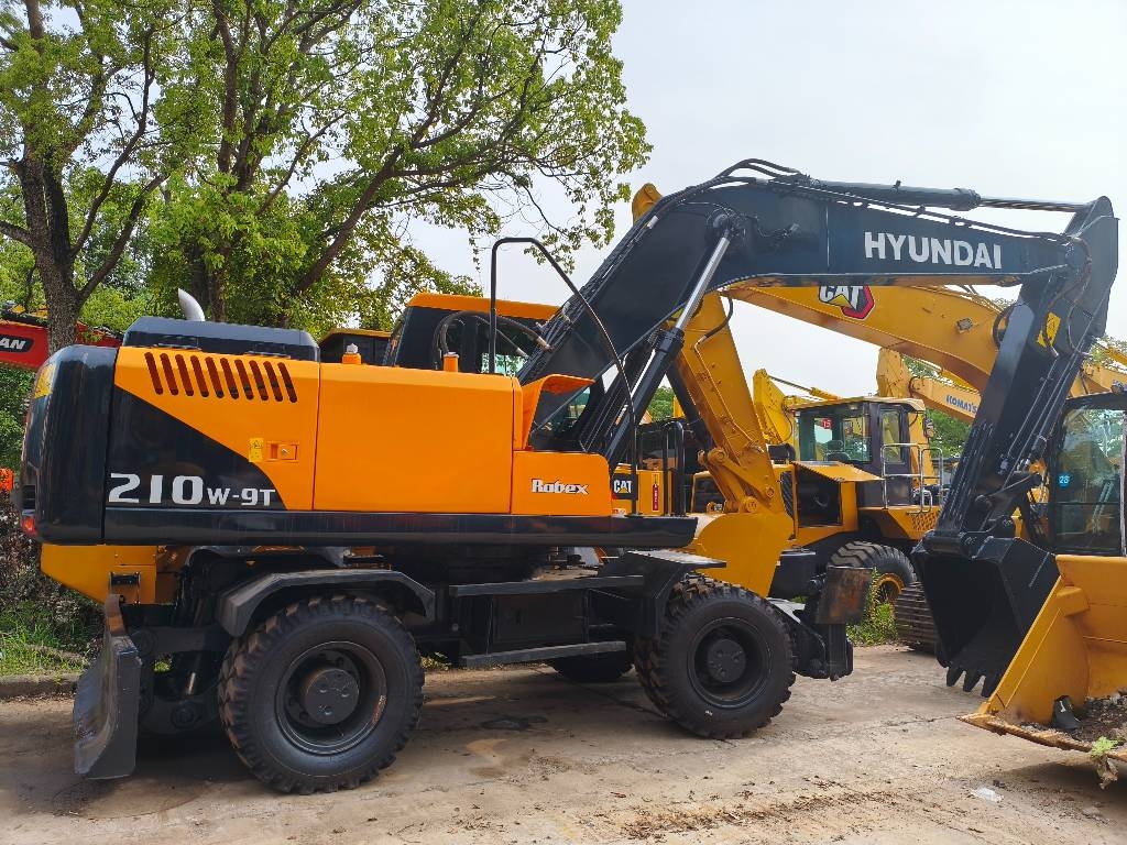 Hyundai 210W-9T
