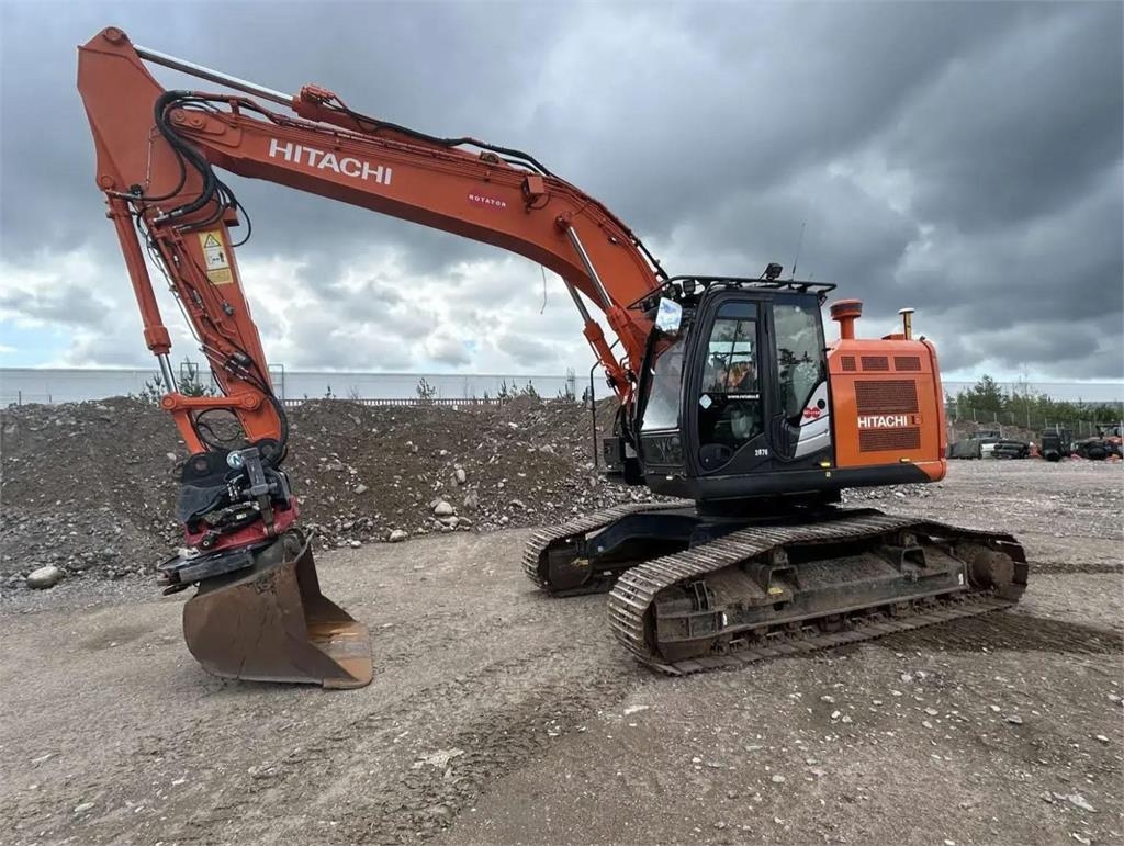 Hitachi ZX 225 USRL-5 metsämalli