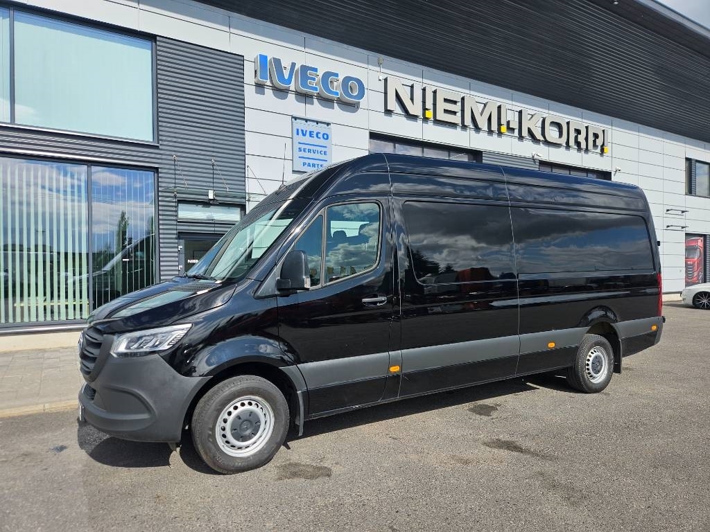 Mercedes-Benz Sprinter 317 RWD