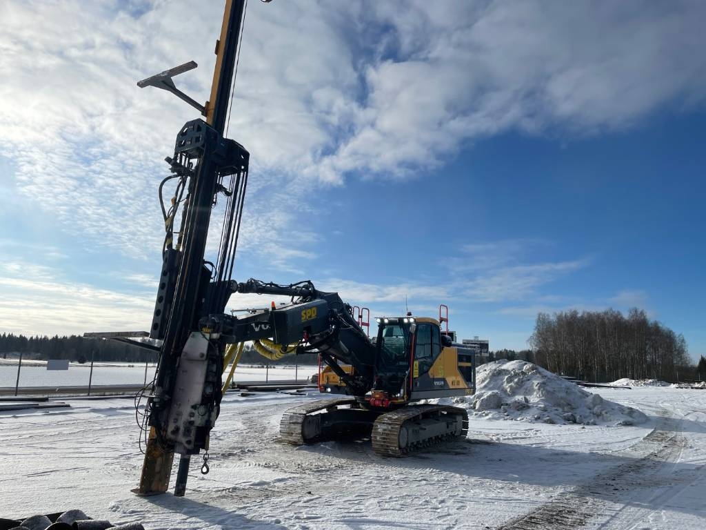 Volvo EC250-D7 Furukawa FXJ225