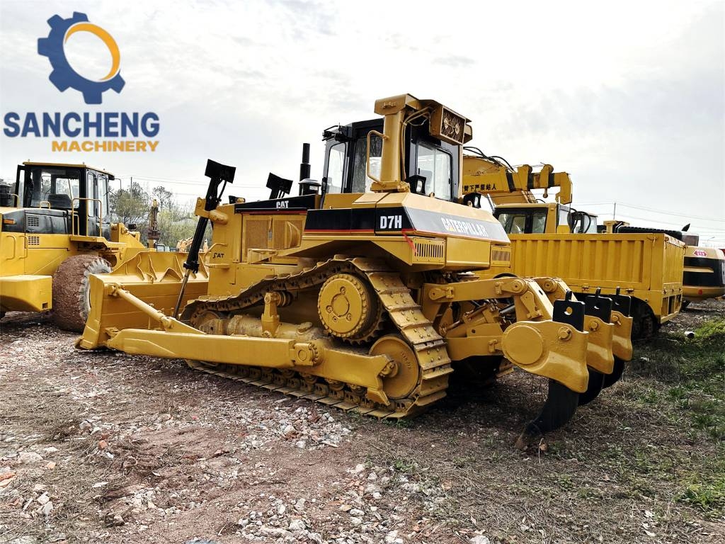 Bulldozer Caterpillar D 7 H — occasion 2018, 7 h