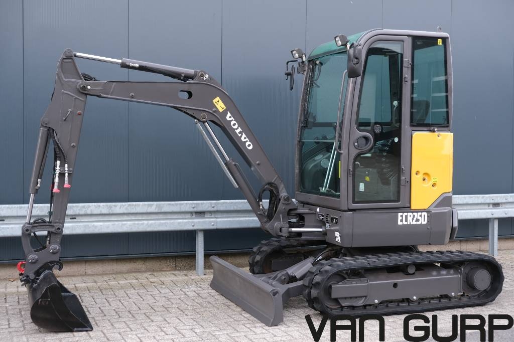 Mini-pelle Volvo ECR 25 D | 2016 | 2763h — occasion 2016, 2 763 h
