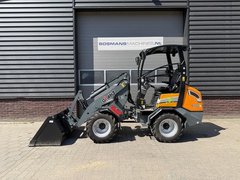 GiANT G2200 E minishovel / kniklader ELEKTRISCH 2021