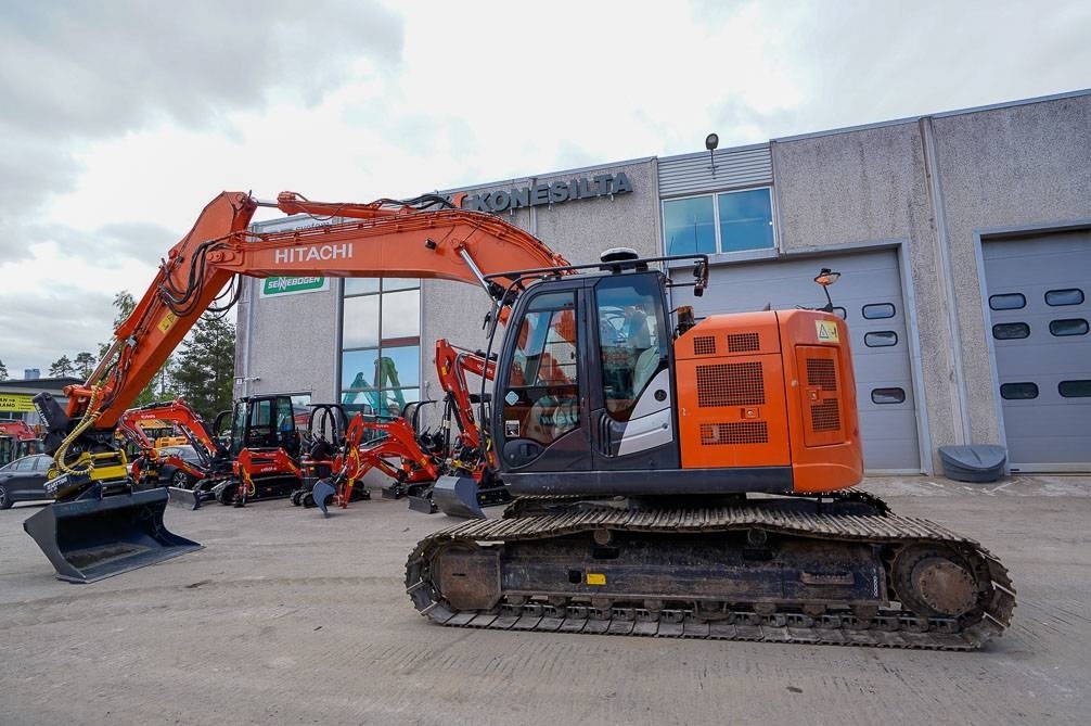 Hitachi ZX225USLC-5B MARTTIINILLA
