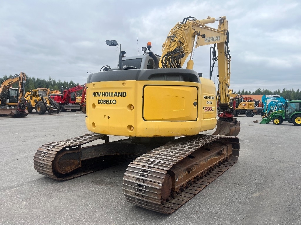 New Holland E 235 B SR / Rotátor, vedro, mazivo kuva 5