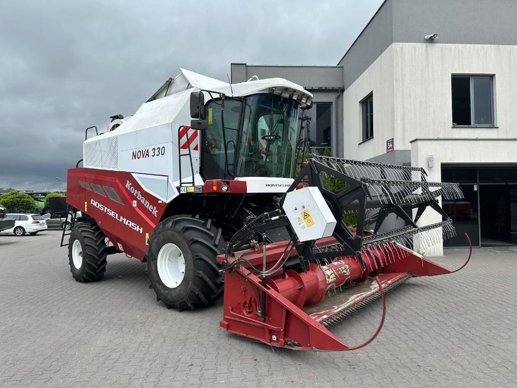 Rostselmash Nova 330
