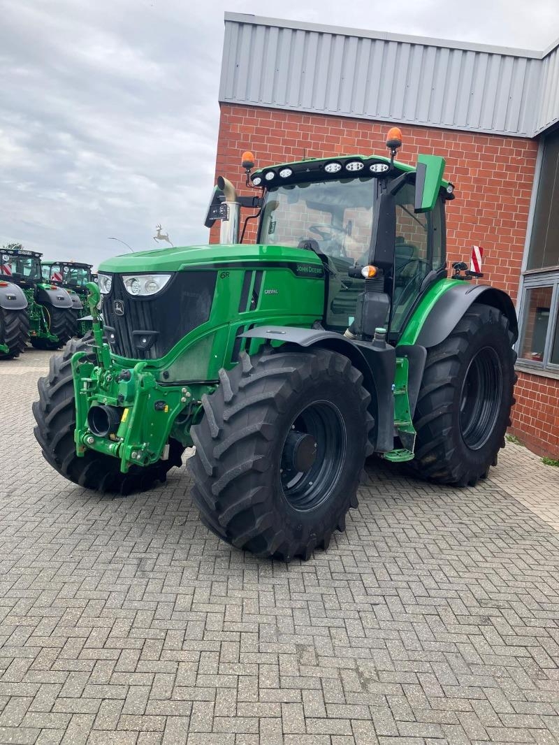 John Deere 6R230