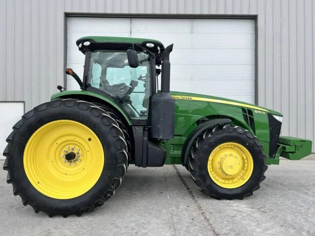 John Deere 8310R