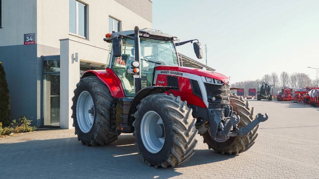 Massey Ferguson 7 S210