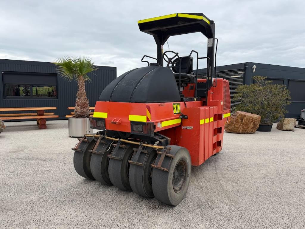 Dynapac CP 142