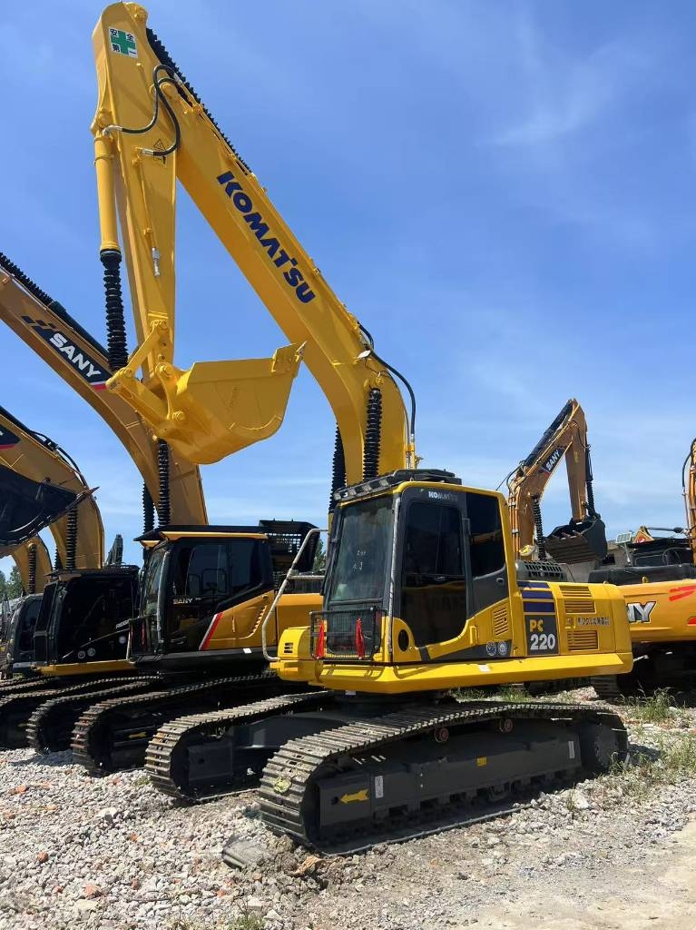Pelle sur chenilles Komatsu PC 220 — occasion 2023, 950 h