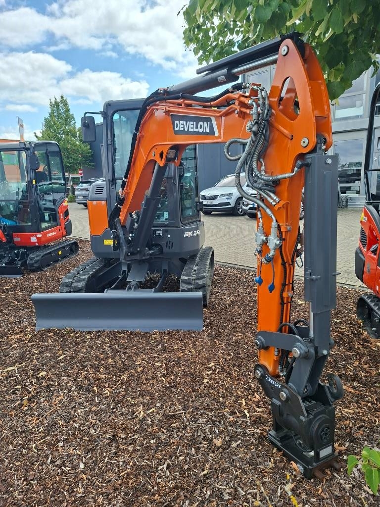 Pelle sur pneus Doosan Kurzheckbagger DX 35 Z-7 — occasion 2023, 40 h