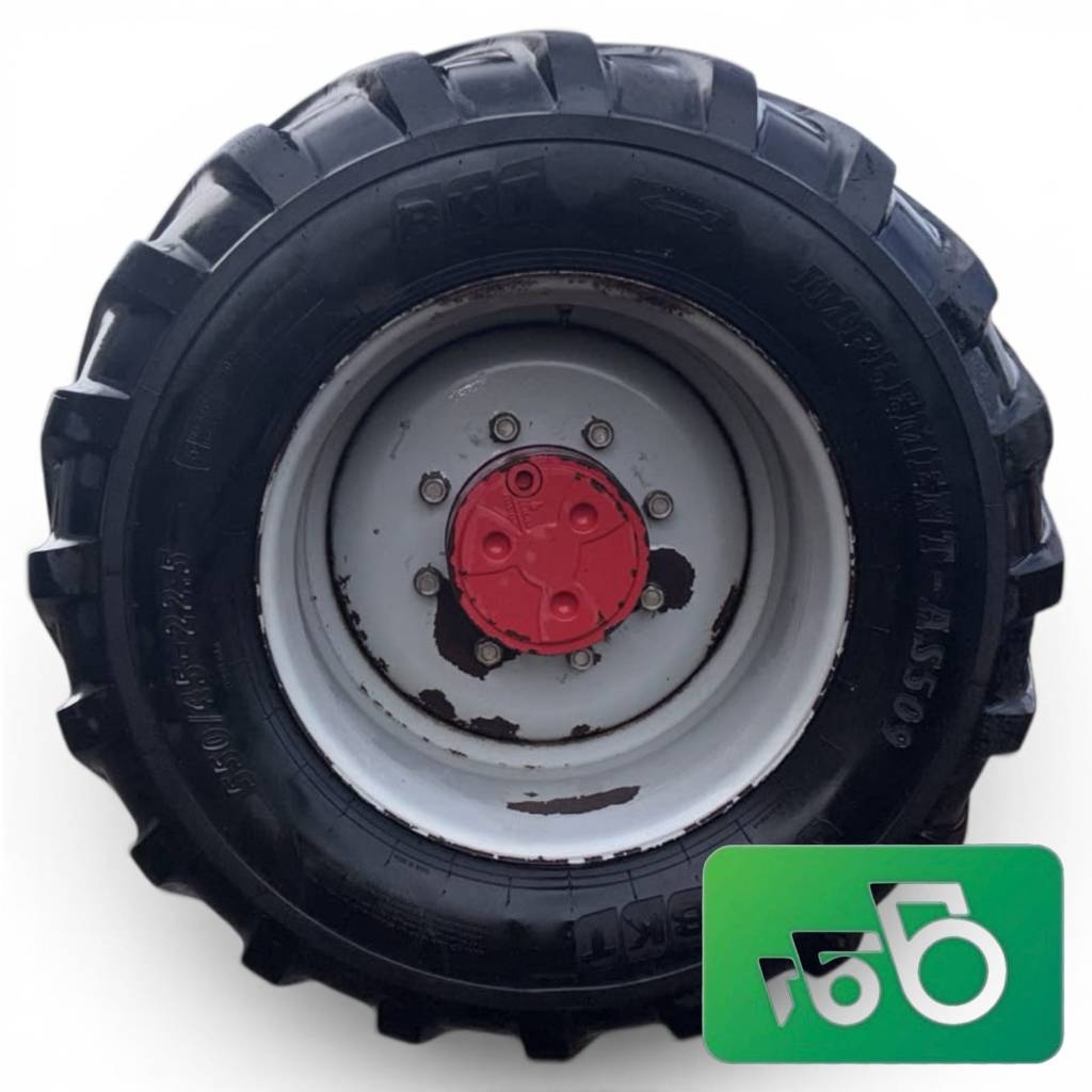 Schäffer 8082 R 22.5 Wheel, BKT 550/45-22.5 Tire