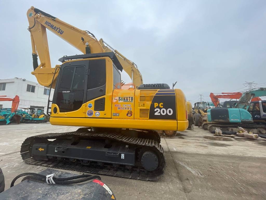 Komatsu PC 200-8