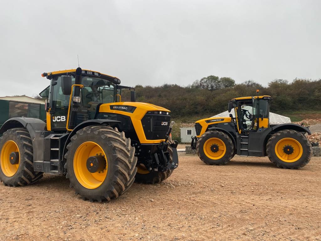 JCB Fastrac 6300, BOKA DIN DEMOKÖRING