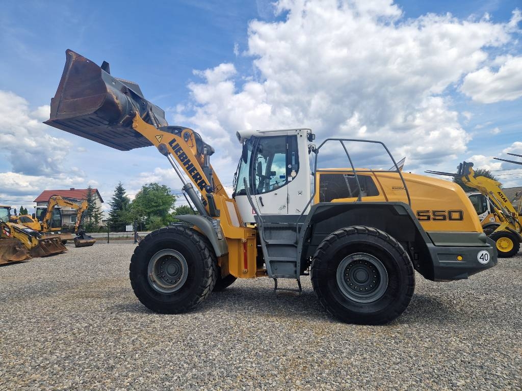Chargeuse sur pneus Liebherr L 550 — occasion 2015, 14 000 h