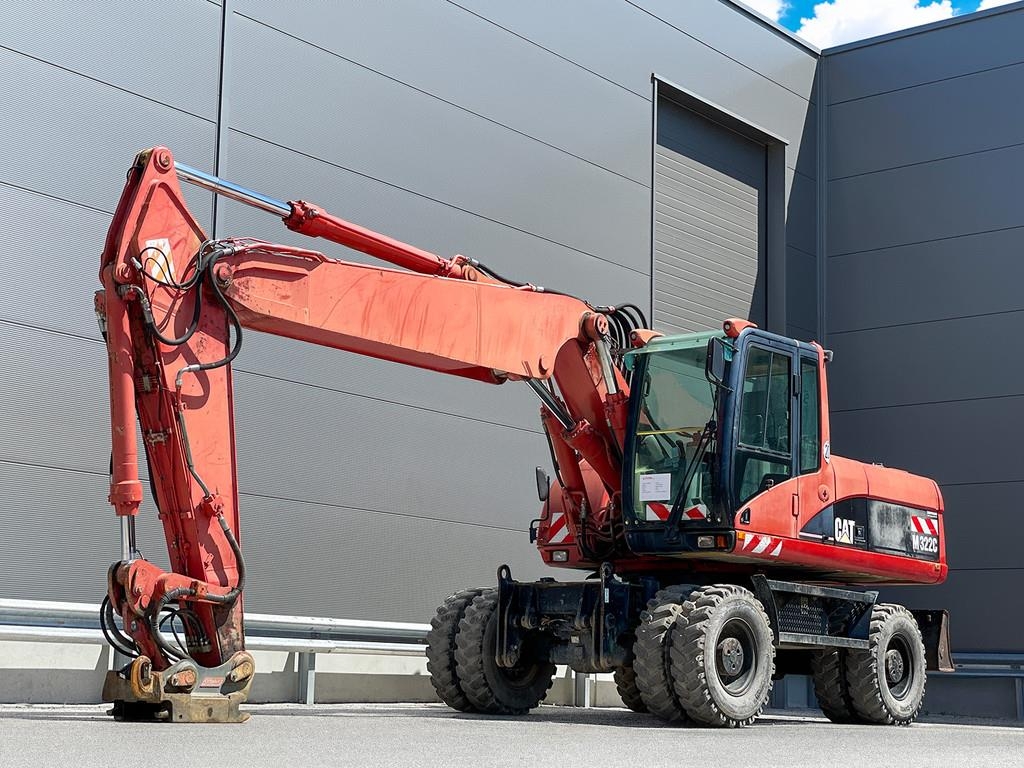 CAT M322C Bagger