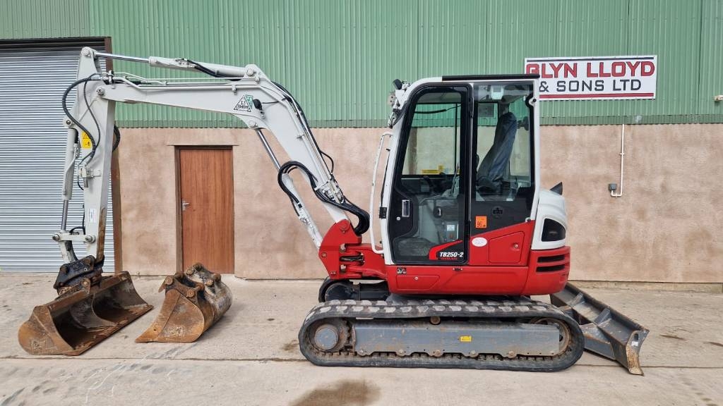 Takeuchi TB 250