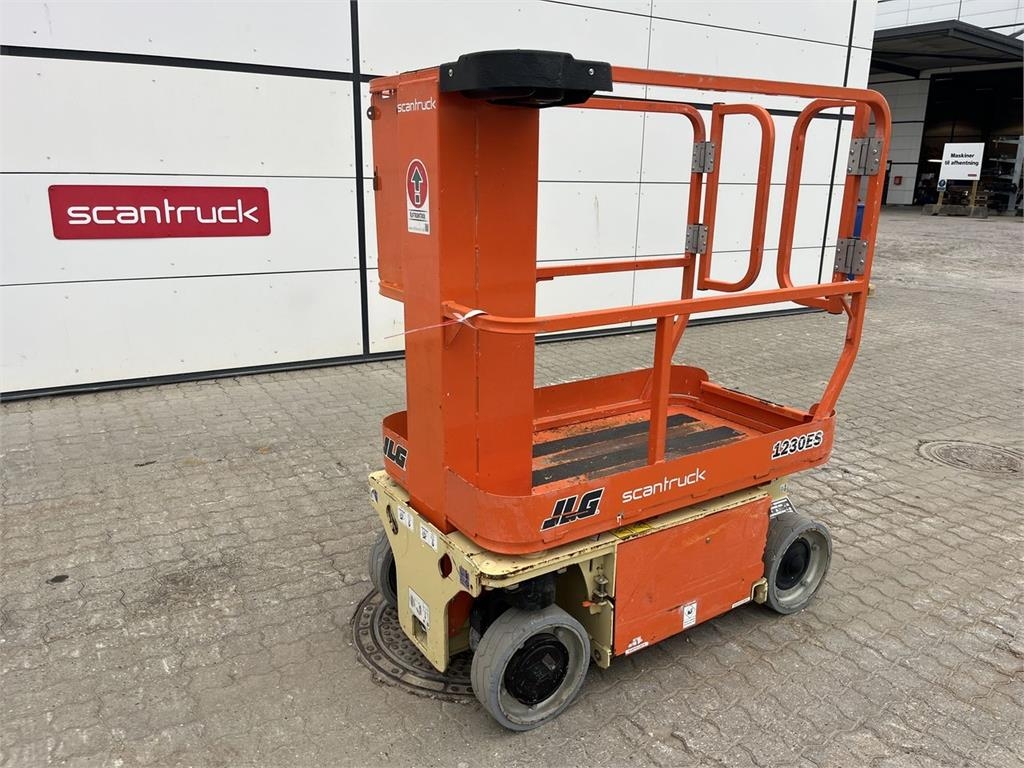 JLG 1230ES