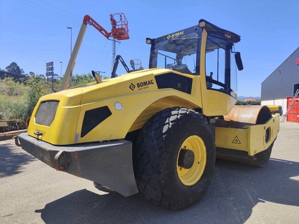 Bomag BW 211 D-50