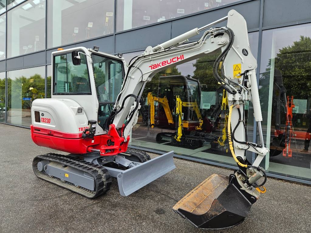 Takeuchi TB 230