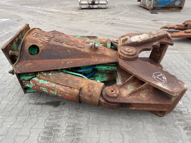 Montabert MB500 Pulveriser CONCRETE