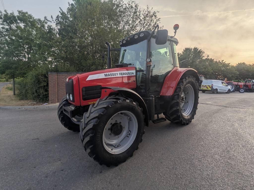 Massey Ferguson 5470