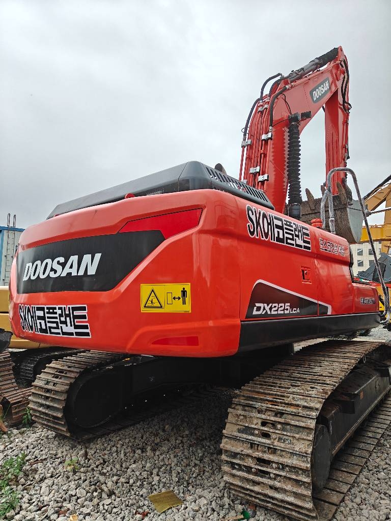 Doosan DX225LCA