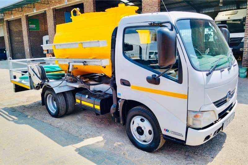 Hino 300 614