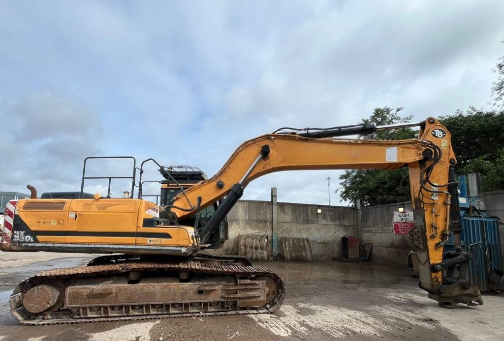 Hyundai HX 330