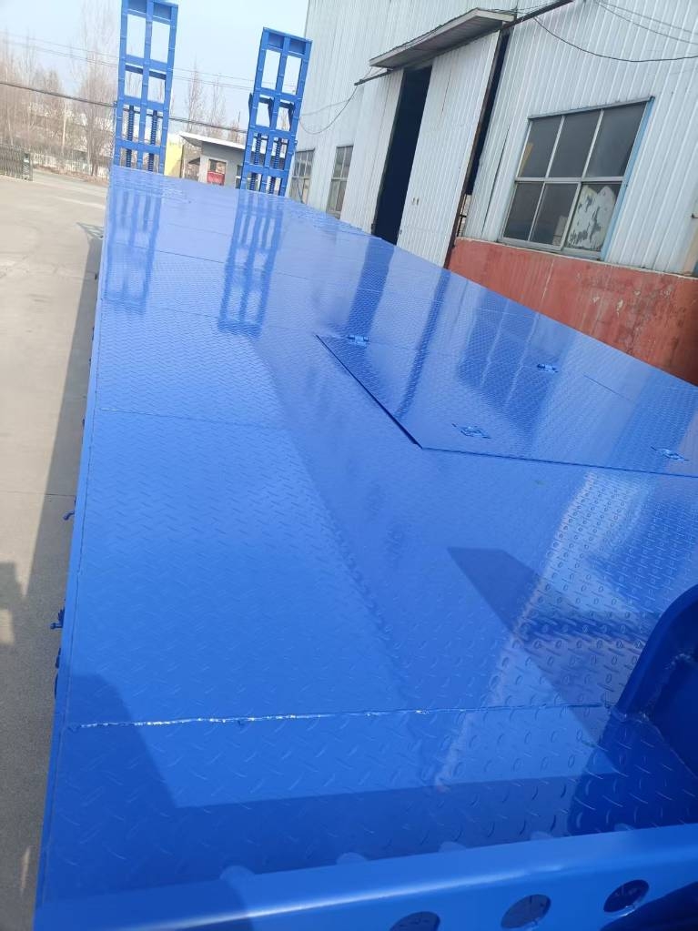 Howo 70 tons low bed