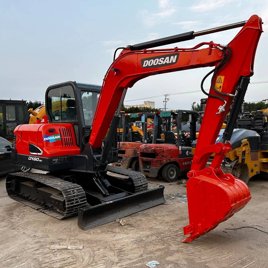 Mini-pelle Doosan DX60-9C — occasion 2024, 1 220 h