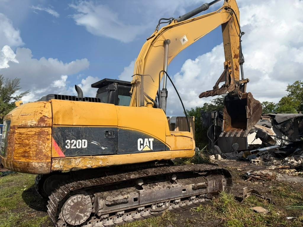 CAT 320 D L