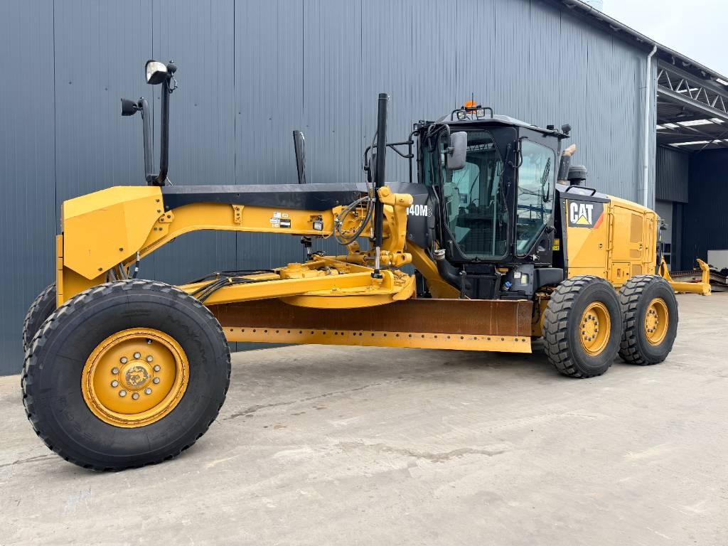 CAT 140M3