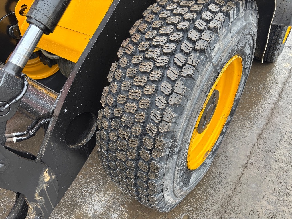 JCB 412 S Agri / Myyty. Sold kuva 8