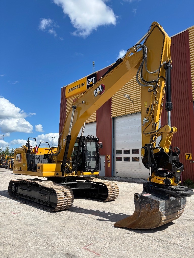 CAT 330