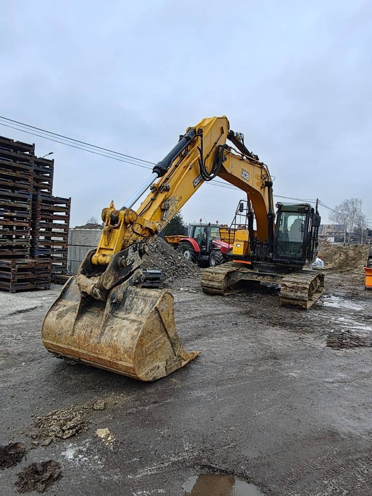 JCB JS 220 LC + T4F