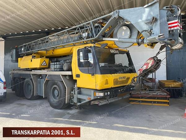 Grove GMK 3055