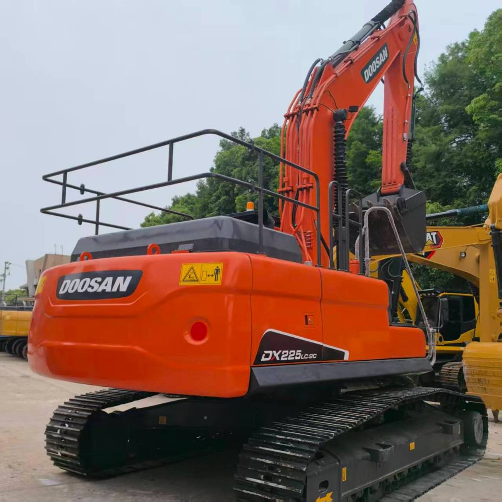 Pelle sur chenilles Doosan DX225LC-9C — occasion 2024, 1 000 h
