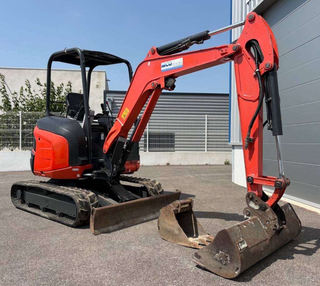 Kubota U 27-4
