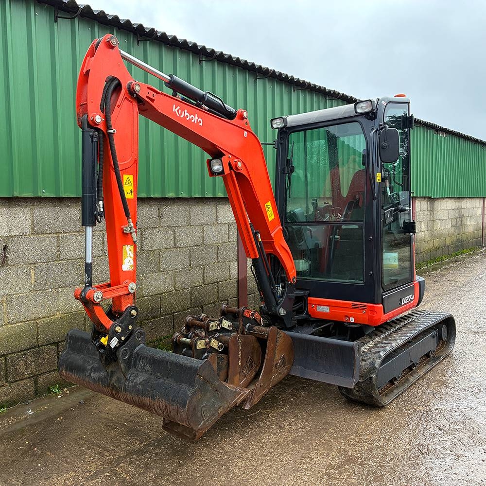 Kubota U 27-4