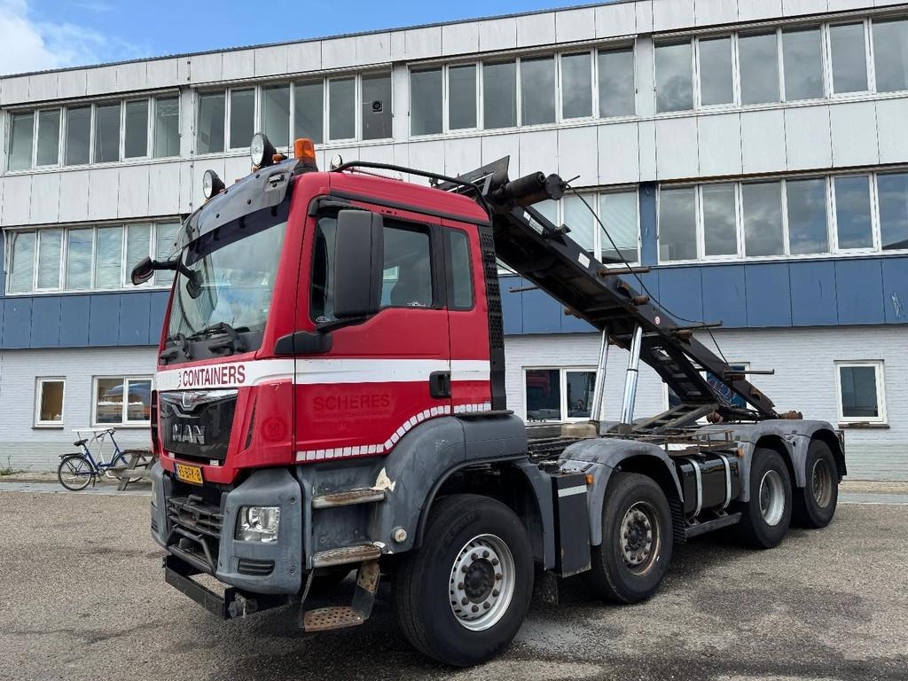 MAN TGS 41.400 8X4 EURO 6 + 30 TON CABLE LIFT