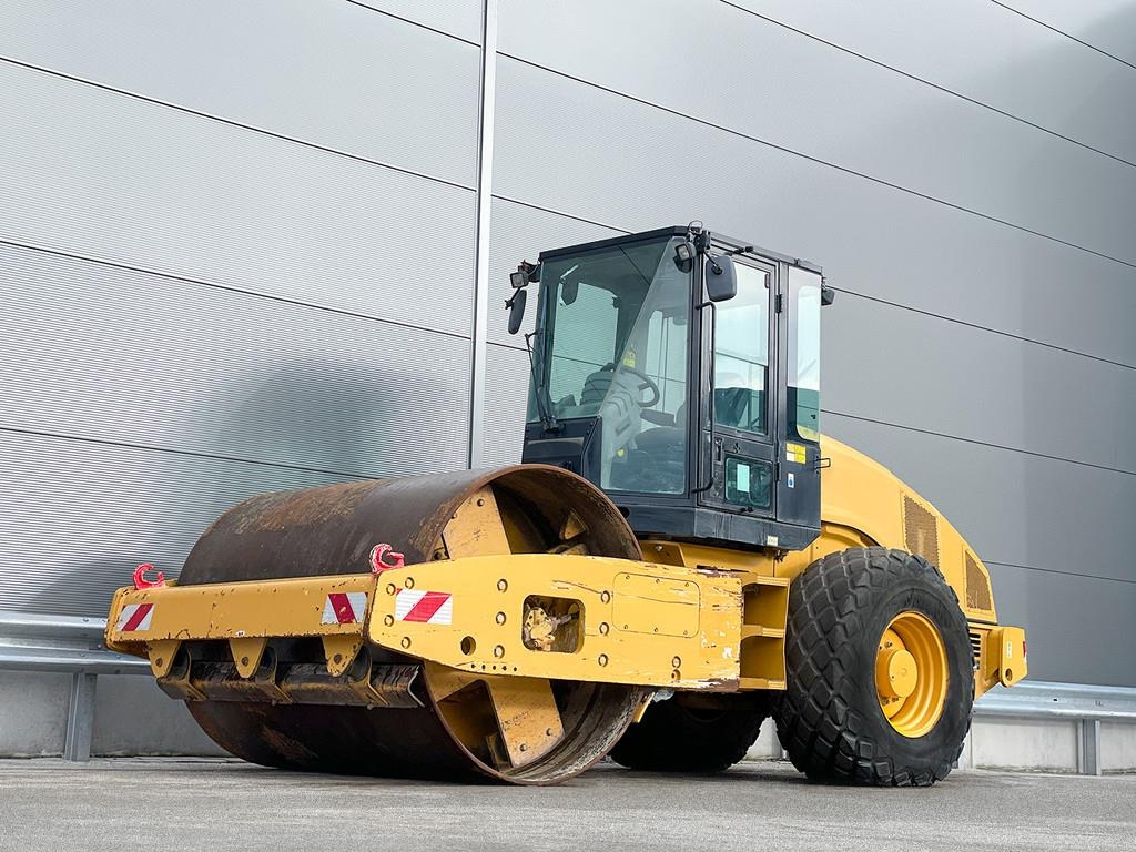 Rouleau monocylindre Caterpillar CS56 — occasion 2010, 4 540 h