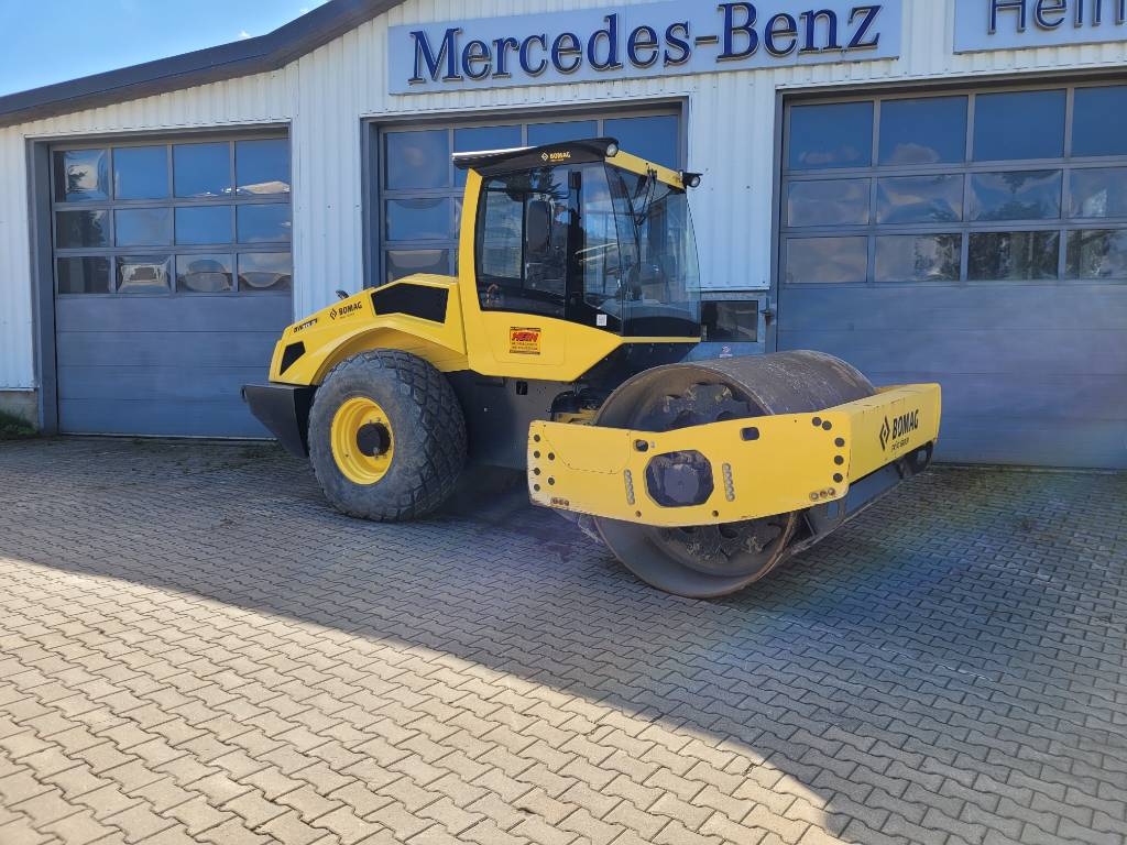 Compacteur Bomag BW 213 D-5 — occasion 2021, 470 h