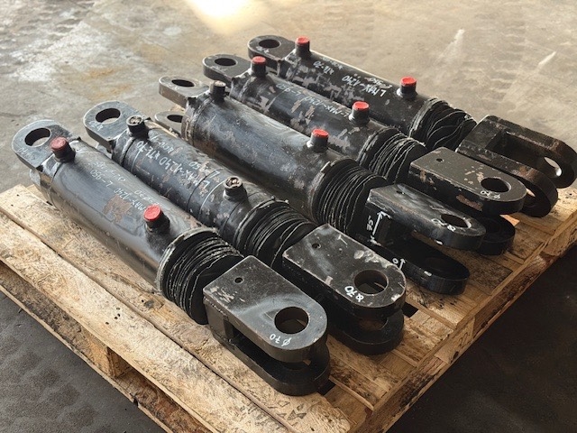 Pegson CRUSCHER HYDRAULIC CYLINDER COMPLET