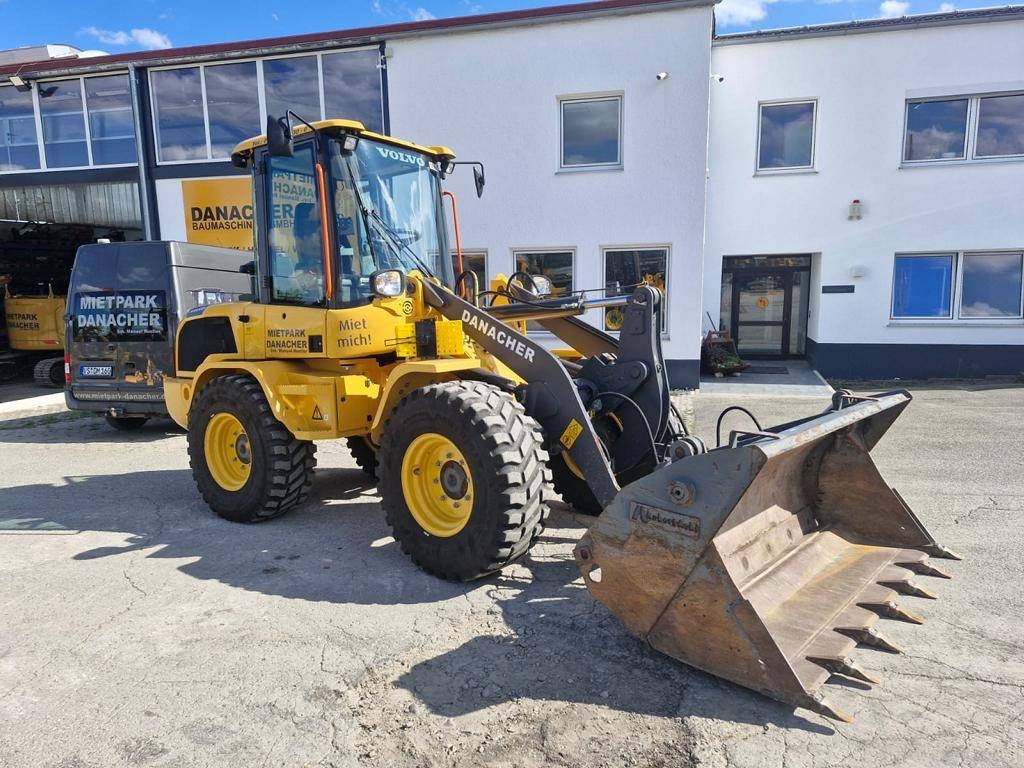 Chargeuse sur pneus Volvo L30H — occasion 2025, 453 h