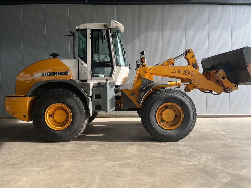 Chargeuse sur pneus Liebherr L 538 — occasion 2000, 4 850 h