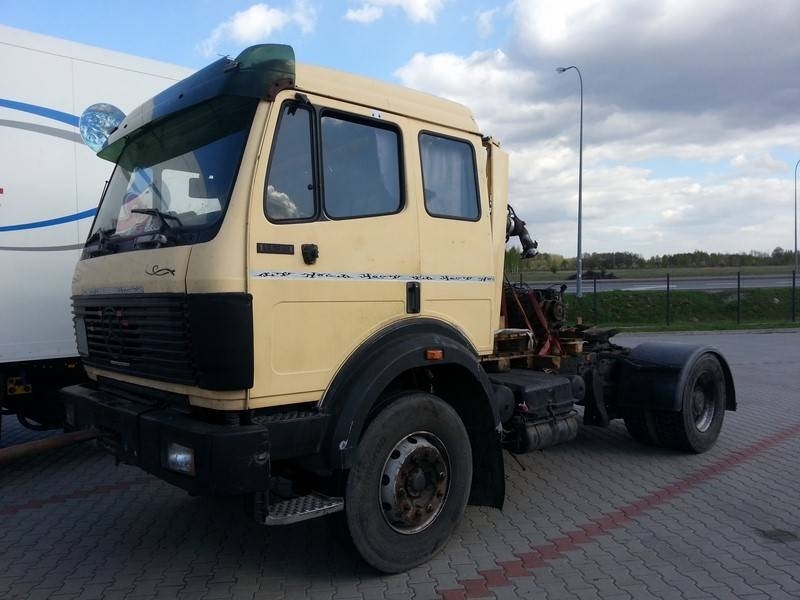 Mercedes-Benz SK 1835 V8