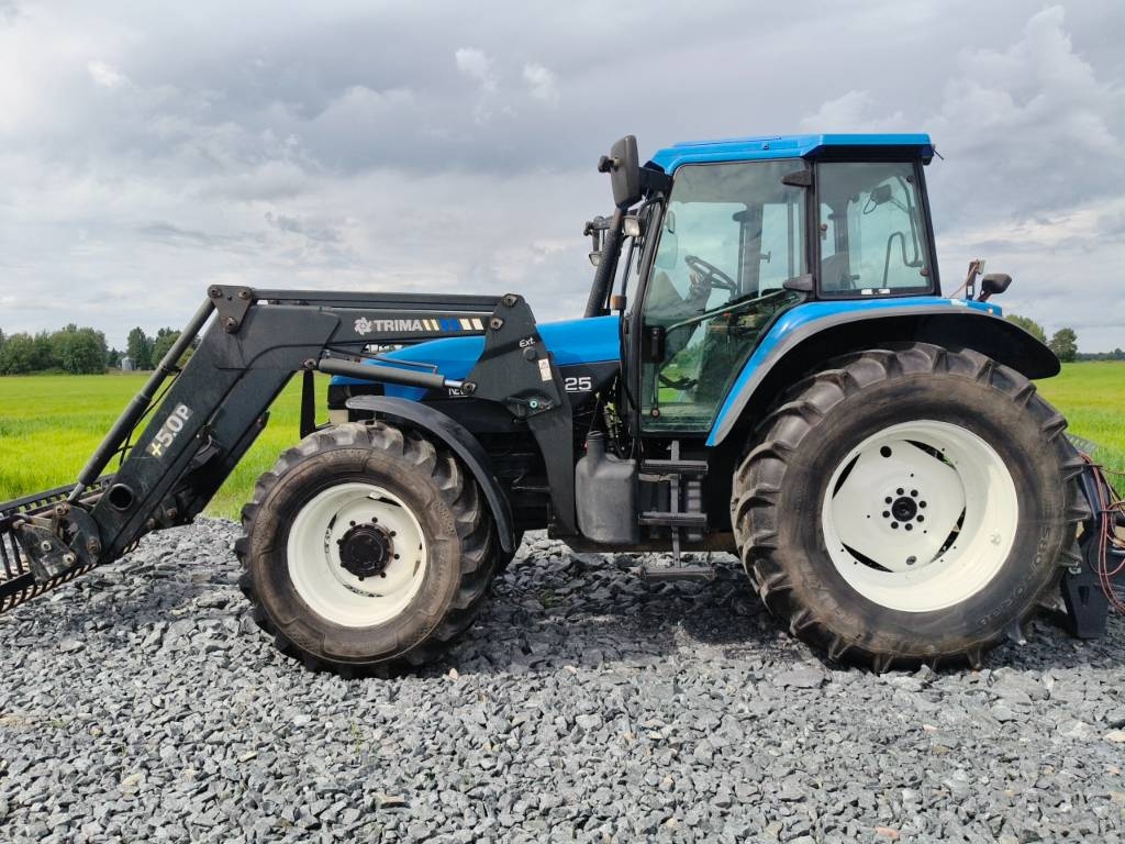 New Holland TM 125