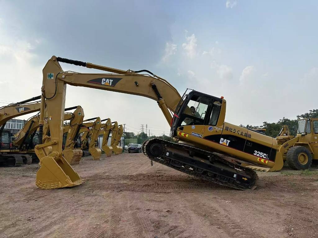 CAT 325CL